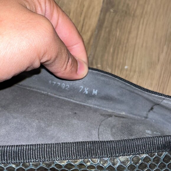 Stuart Weitzman Black Snakeskin Textured Ballet Flats. 7.5 Womens - Picture 7 of 7